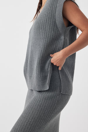 VERA VEST