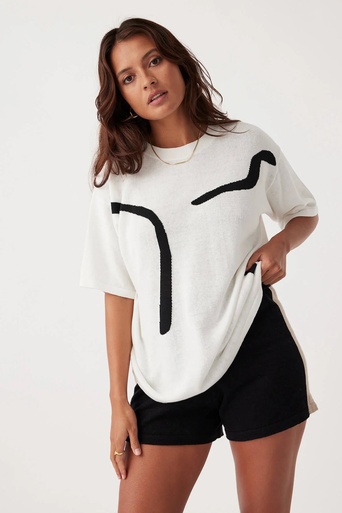 HAZEL ORGANIC COTTON-LINEN TSHIRT | CREAM & BLACK