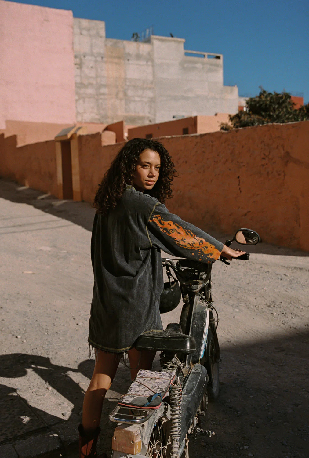 FLAMING HEARTS TOMMY TEE