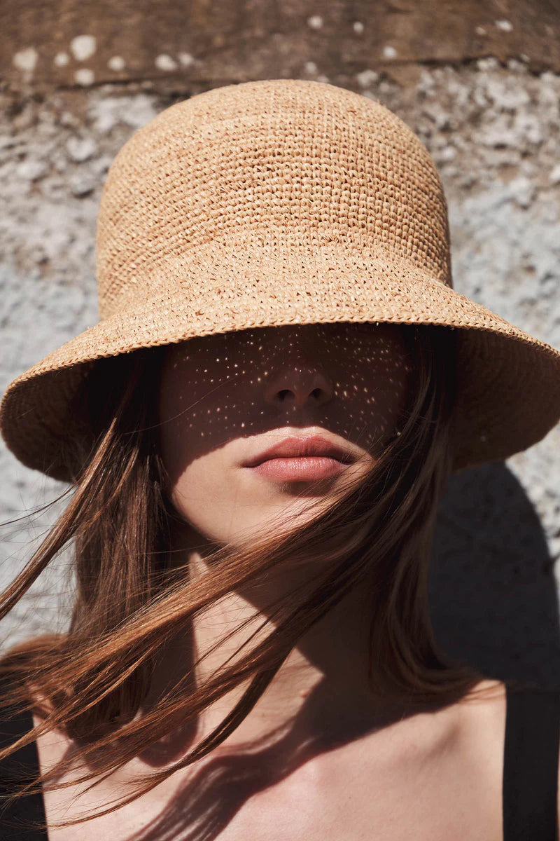 RAFFIA BUCKET HAT