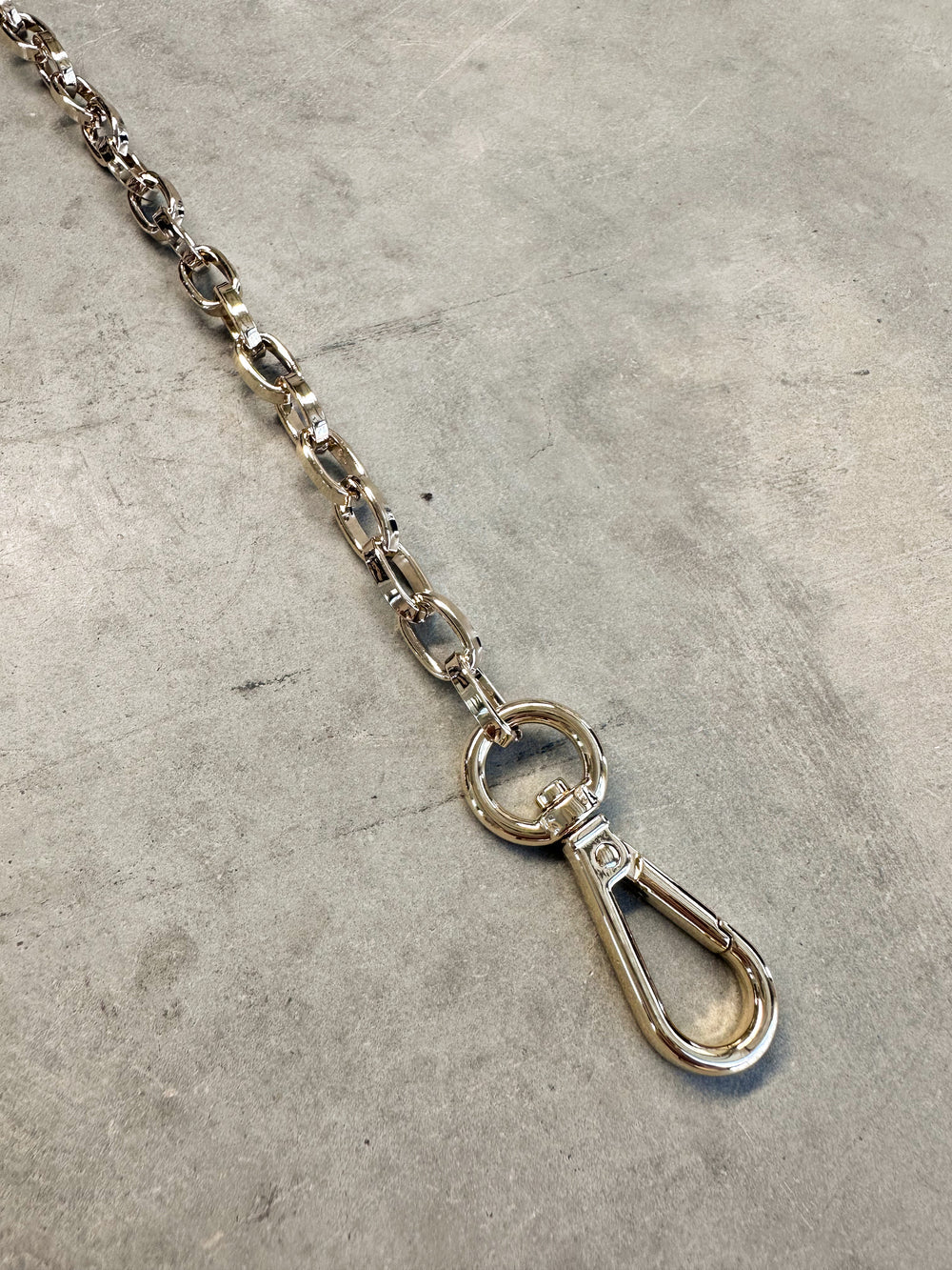 LIGHT GOLD BAG CHAIN