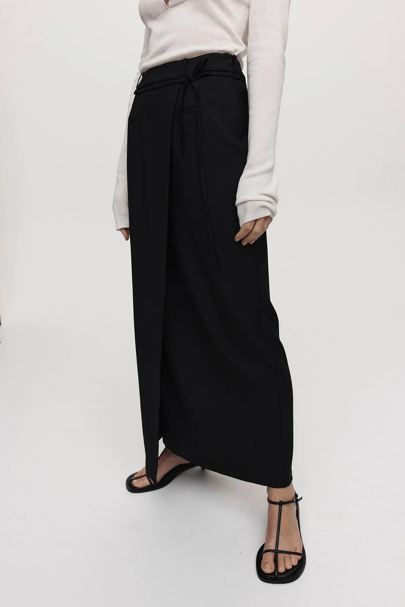 CARMELLA SKIRT | BLACK