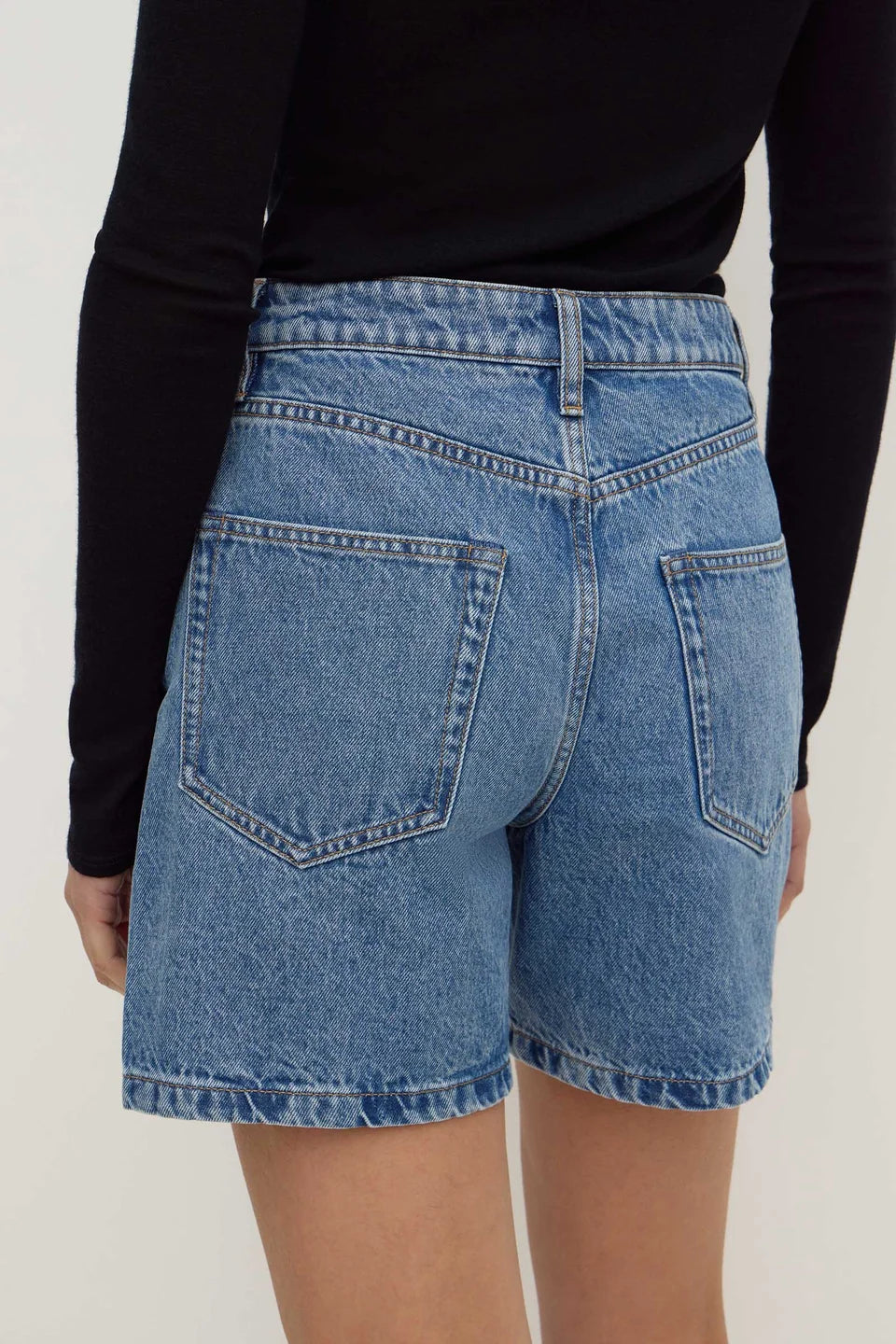 MID RISE VINTAGE DENIM SHORT | CLASSIC BLUE