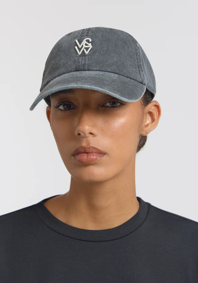INSIGNIA CAP