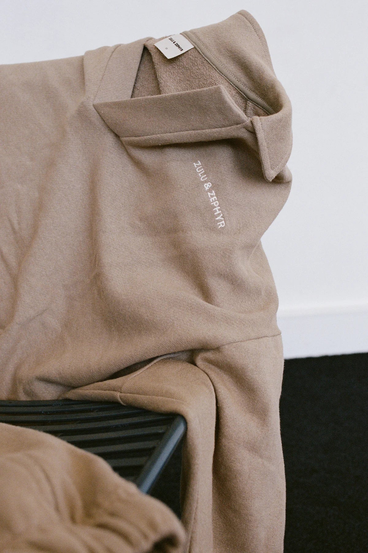 COLLARED SPORT SWEATSHIRT | OLIVE