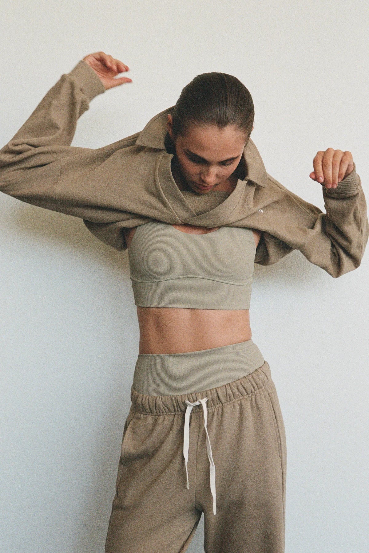 COLLARED SPORT SWEATSHIRT | OLIVE