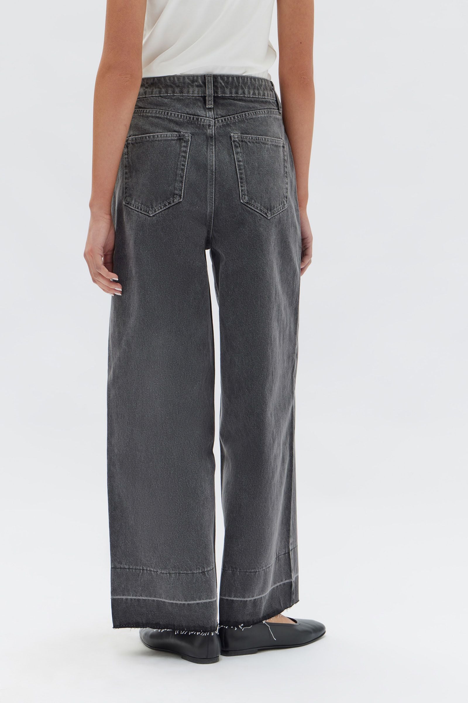 DISTRESSED HEM WIDE LEG JEAN | CHARCOAL