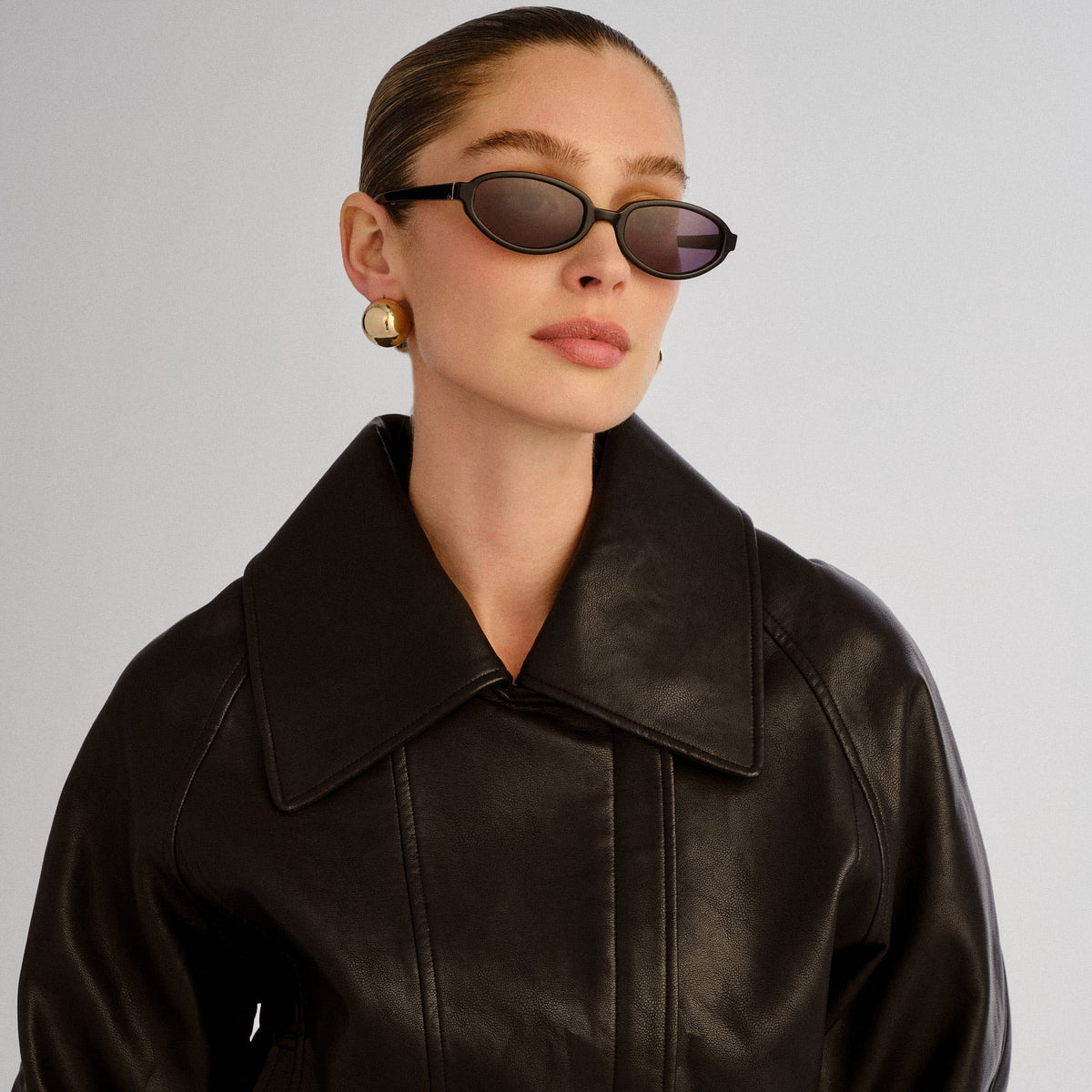 THE OLIVE | BLACK