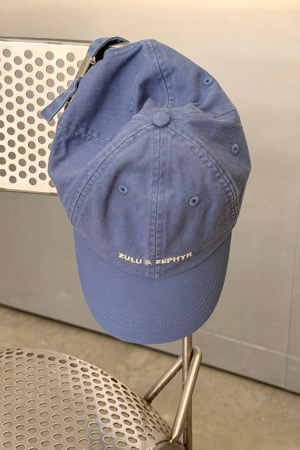 ZULU & ZEPHYR CANVAS CAP - DENIM BLUE