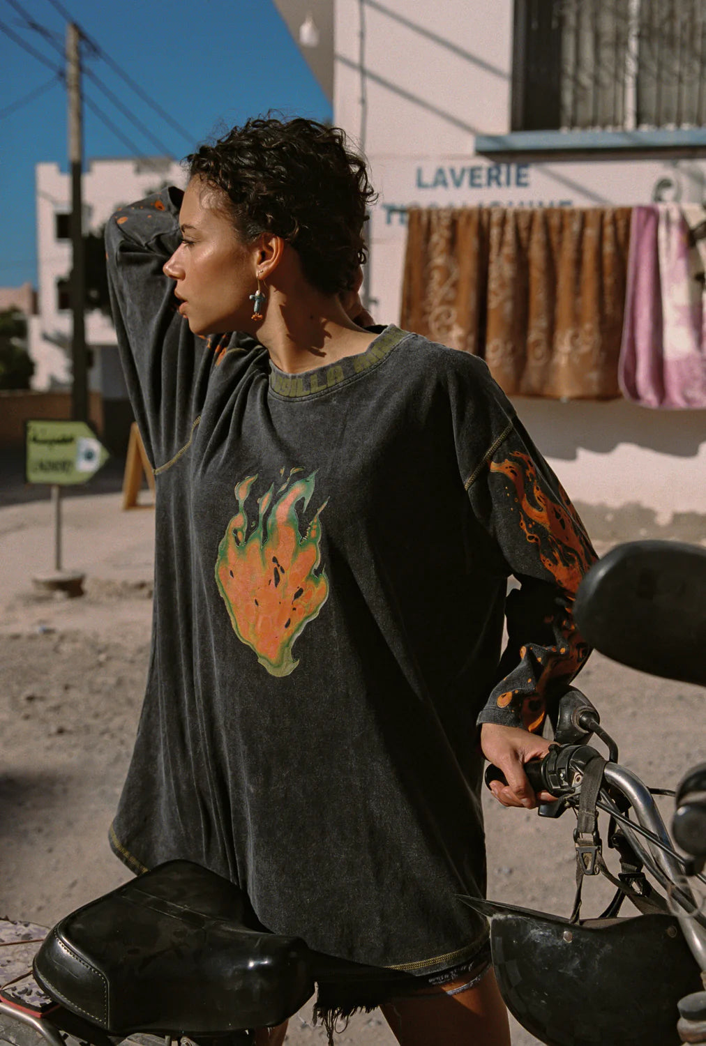 FLAMING HEARTS TOMMY TEE