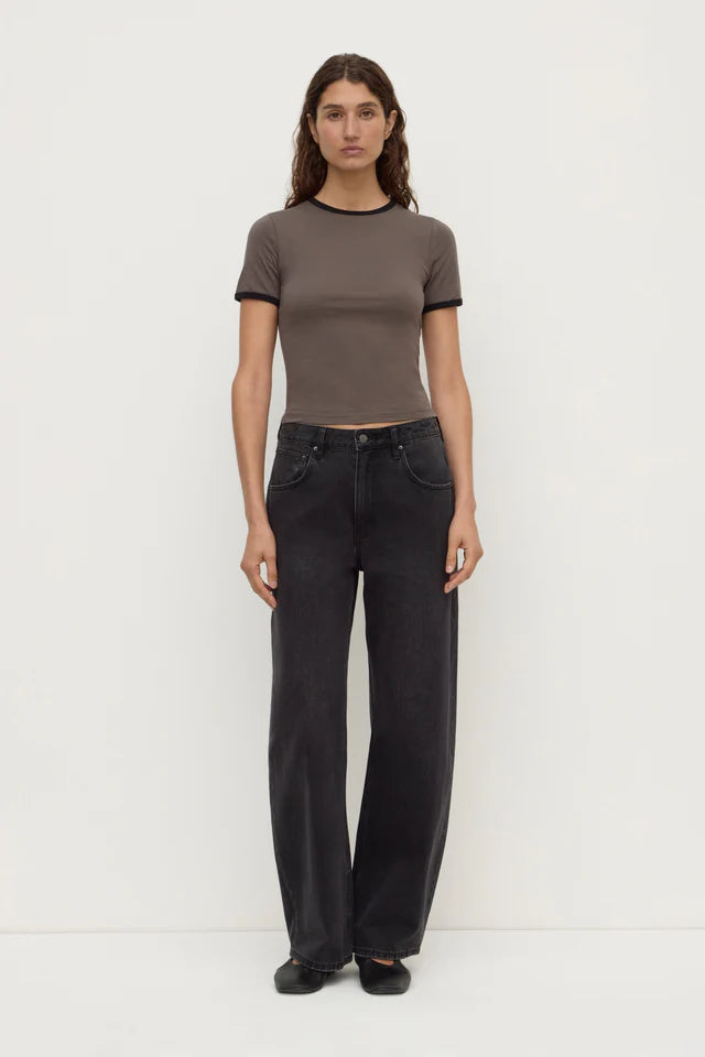 KOURT CONTRAST BIND TEE | BARK/BLACK