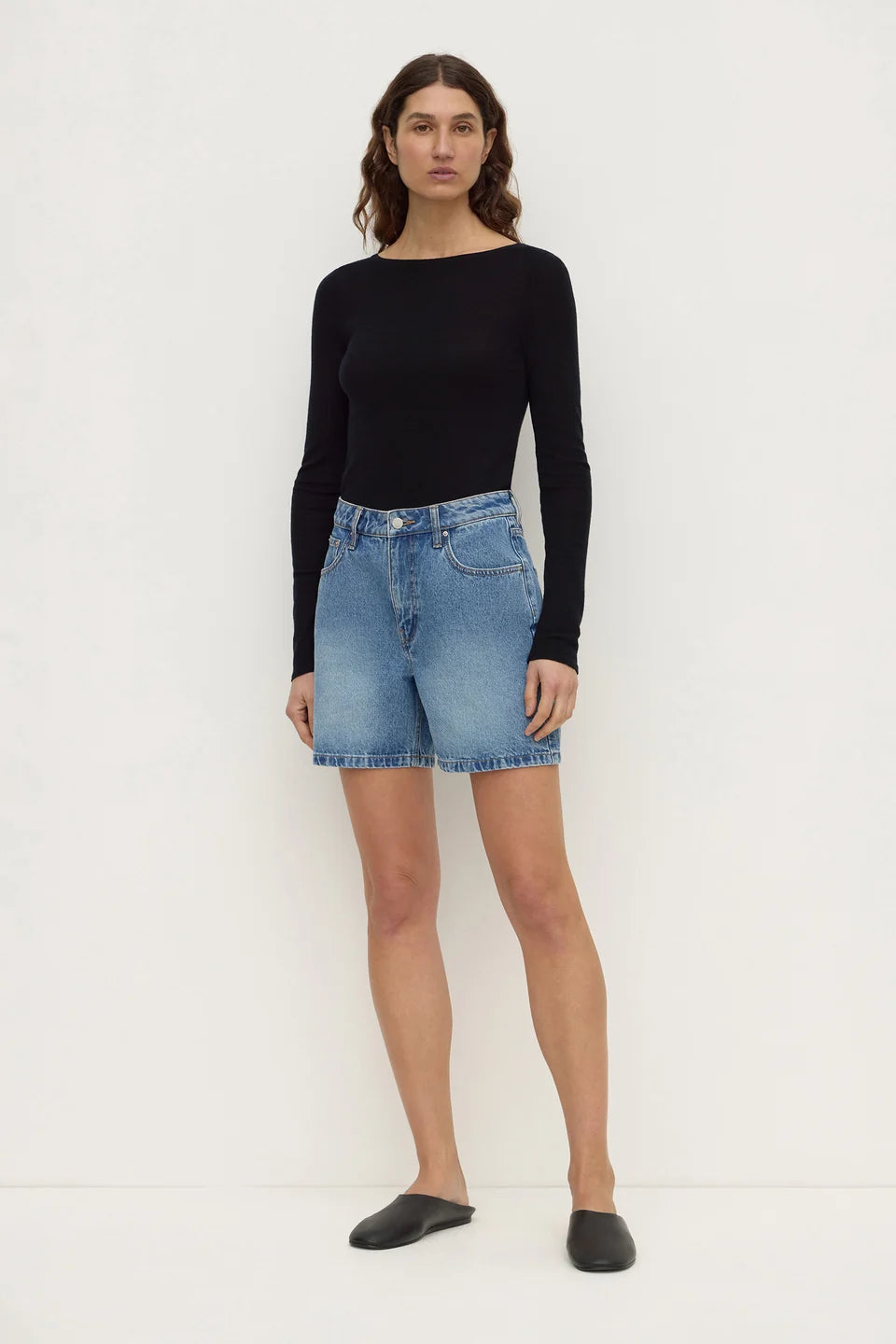 MID RISE VINTAGE DENIM SHORT | CLASSIC BLUE