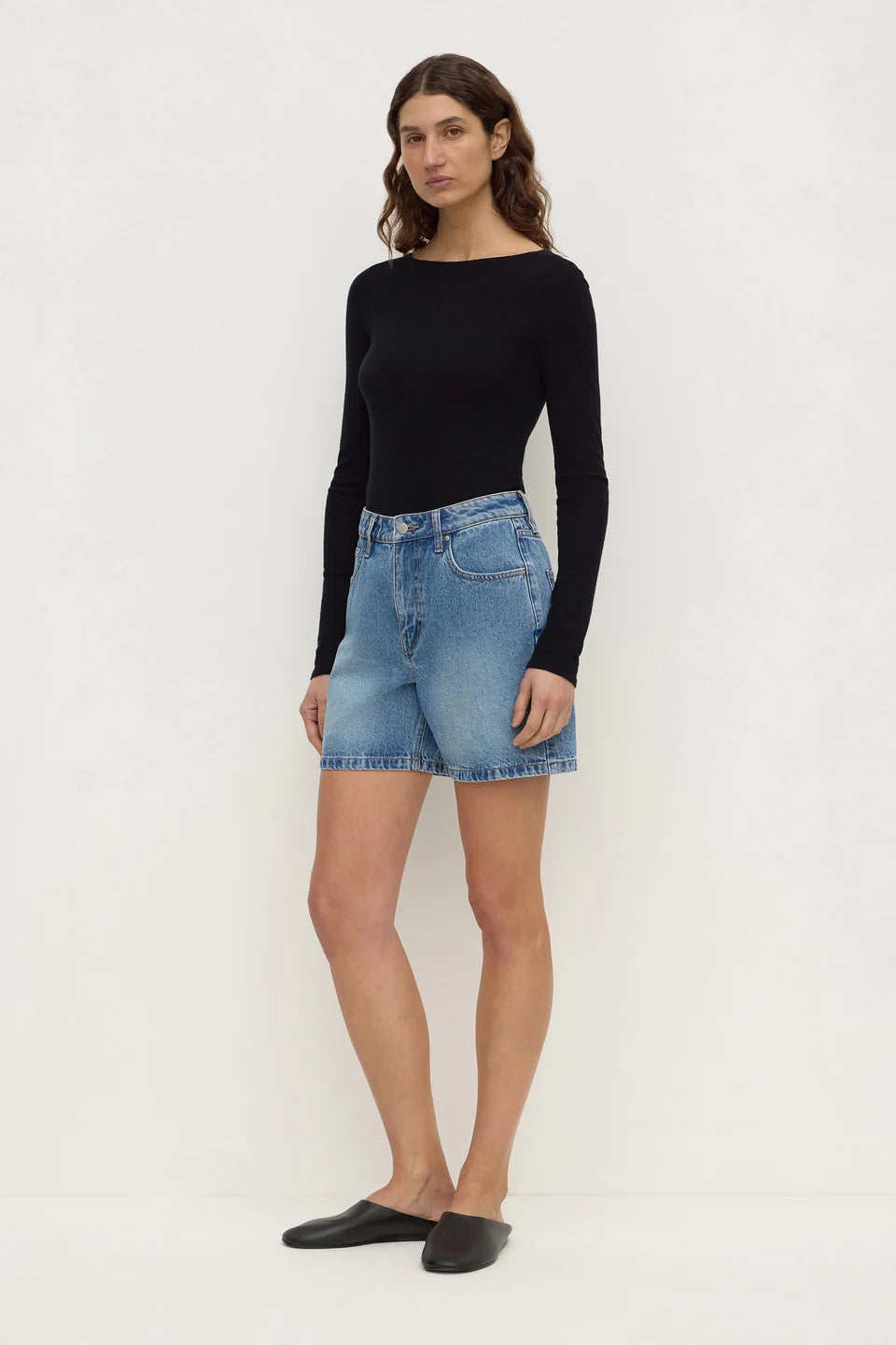 MID RISE VINTAGE DENIM SHORT | CLASSIC BLUE