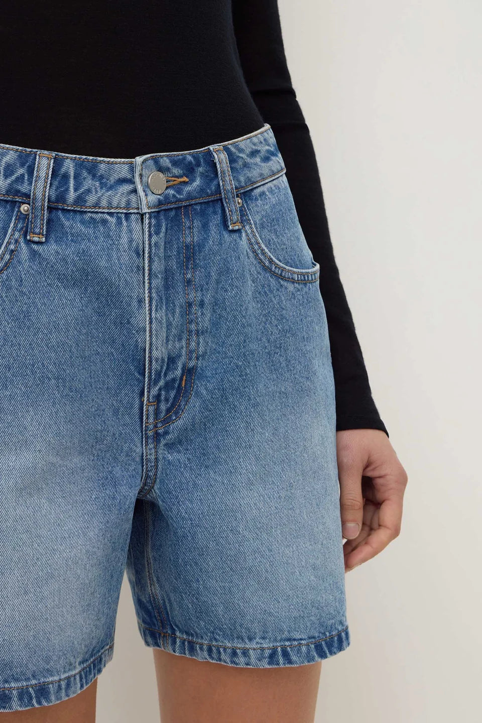 MID RISE VINTAGE DENIM SHORT | CLASSIC BLUE