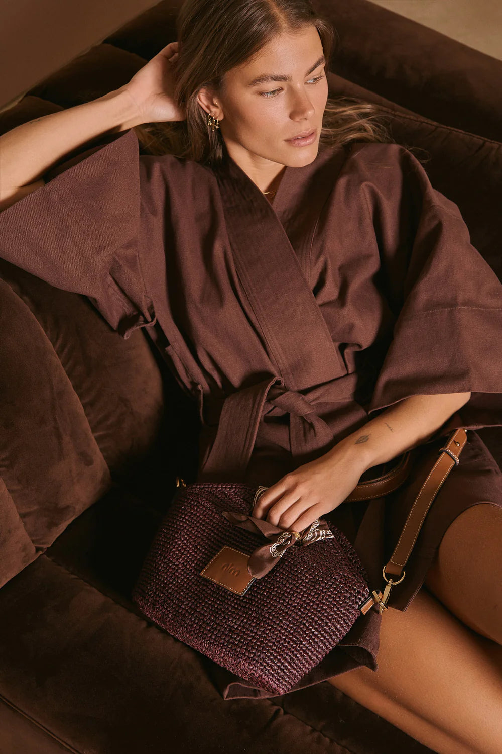 LEATHER TRIMMED RAFFIA MINI | COCOA