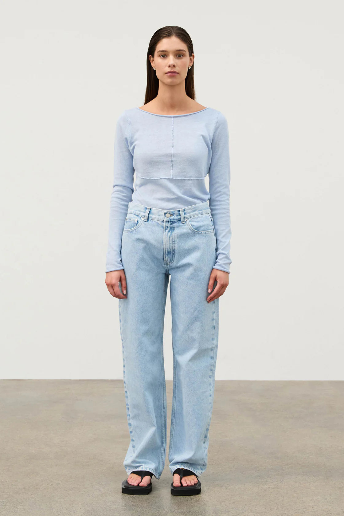 MID RISE JEAN | LIGHT WASH